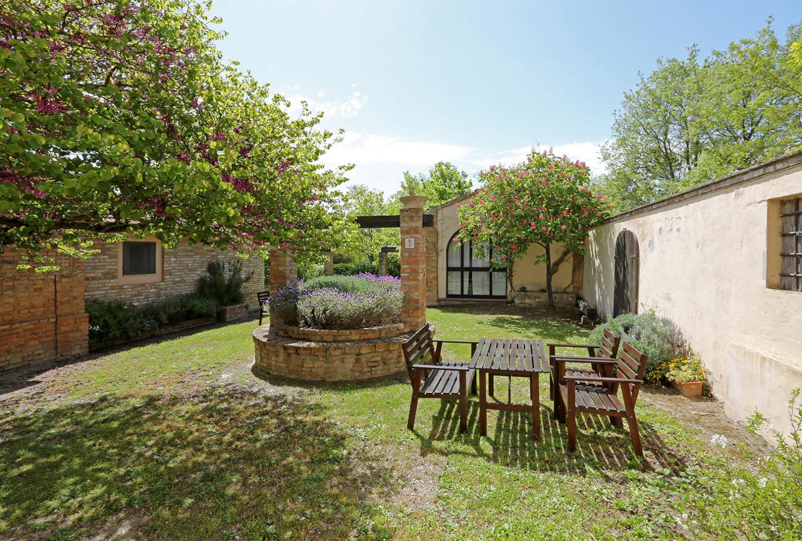 Chiesone I Apartment - cloister - Macciangrosso - Contry Farm in Toscana
